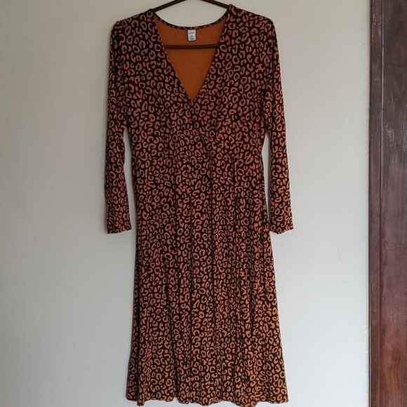 Old Navy Petite Leopard Print Wrap Dress Size Medium - Picture 2 of 4